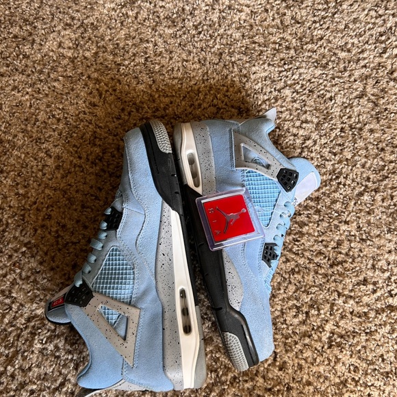 Air Jordan 4 Retro - Picture 4 of 5